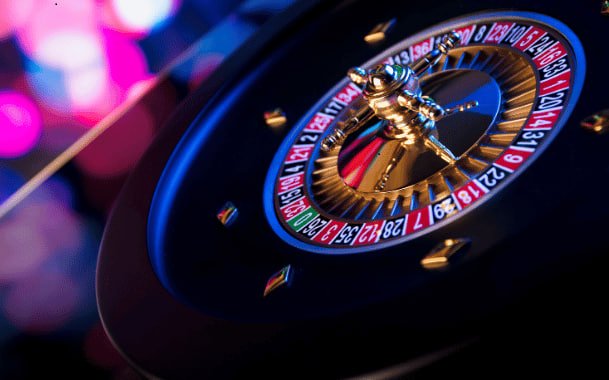 Cảnh quay dealer chuyên nghiệp trên bàn Live Casino tt888